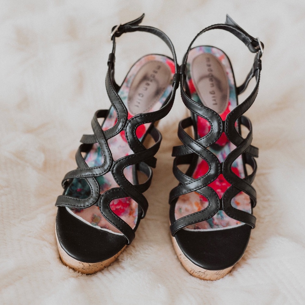 Madden Girl • Black Wedges